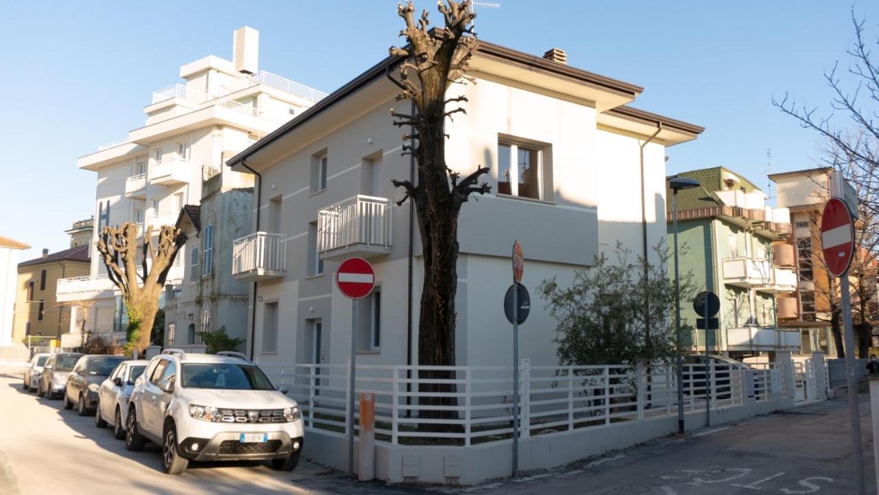 Villino Cavour Lägenhet Rimini Exteriör bild